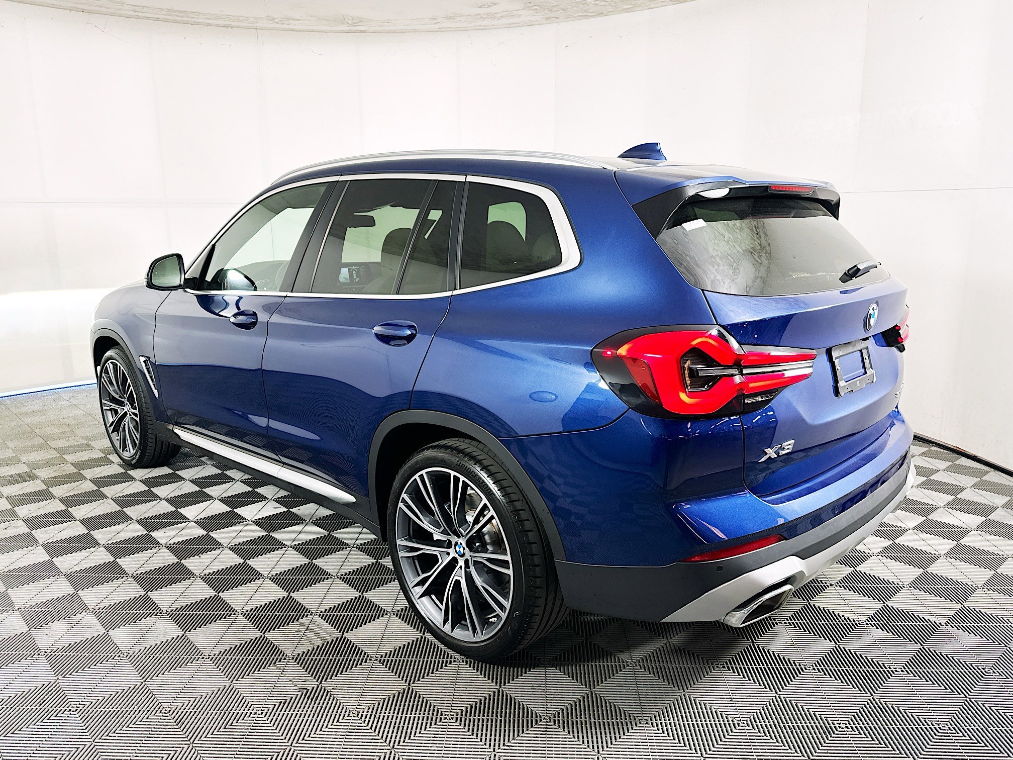2023 BMW X3 thumbnail 7