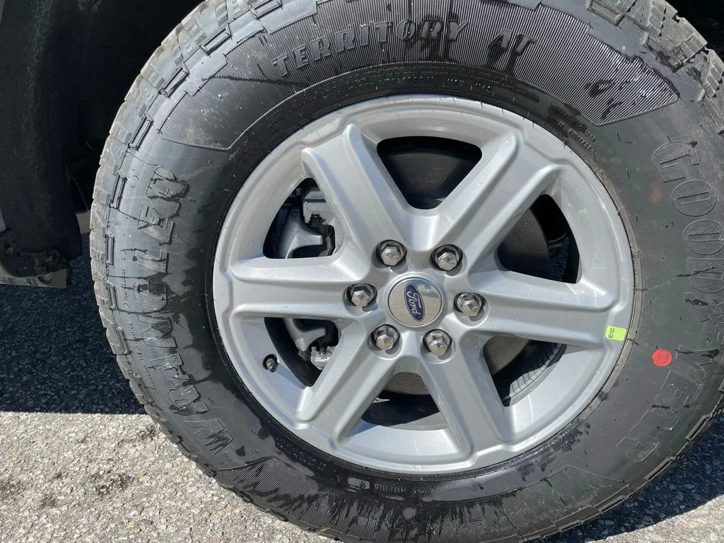 New 2026 ICONIC SILVER Ford XLT image 7