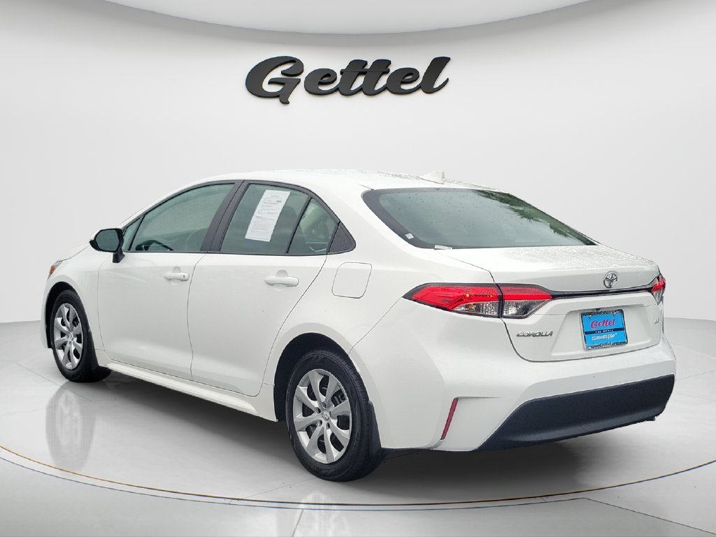 Used 2025 White Toyota LE image 7