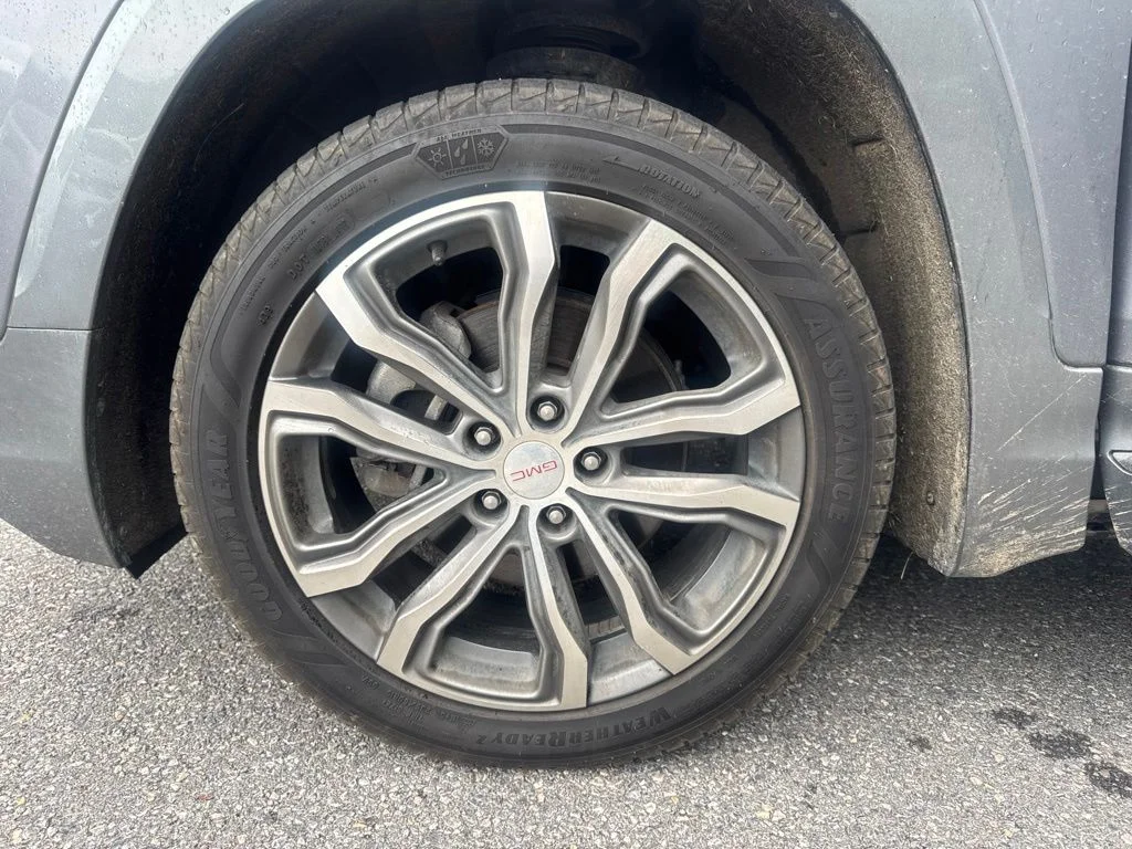 Used 2019 Gray GMC Denali image 22