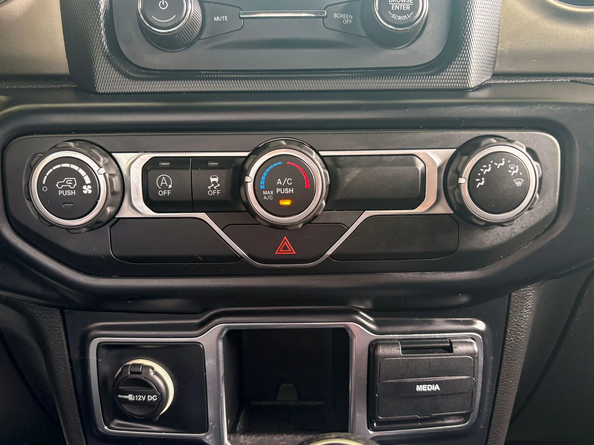 Used 2019 Blue Jeep Unlimited Sport image 23