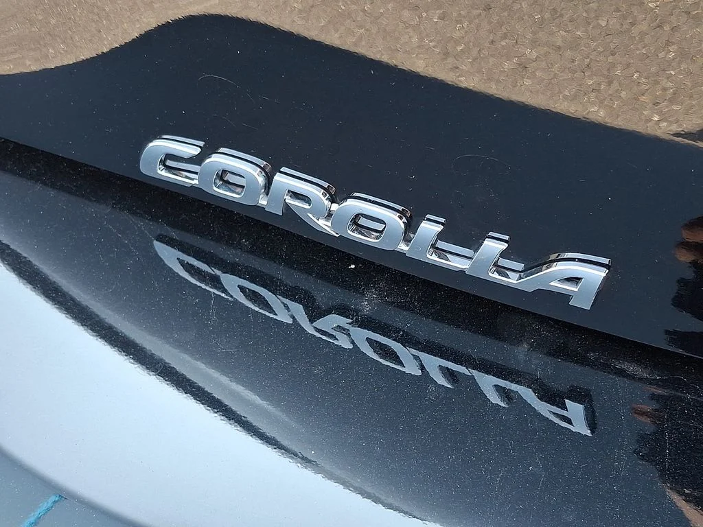 Used 2025 Midnight Black Metallic Toyota SE image 29