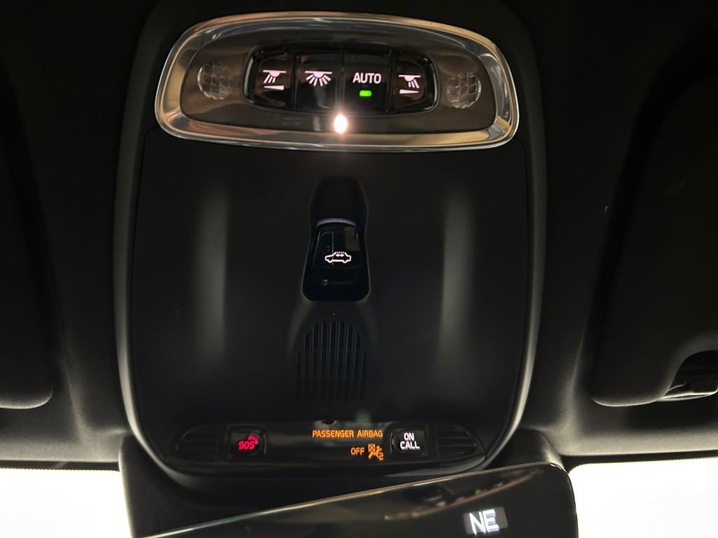 Used 2020 Blue Volvo T5 Momentum image 29