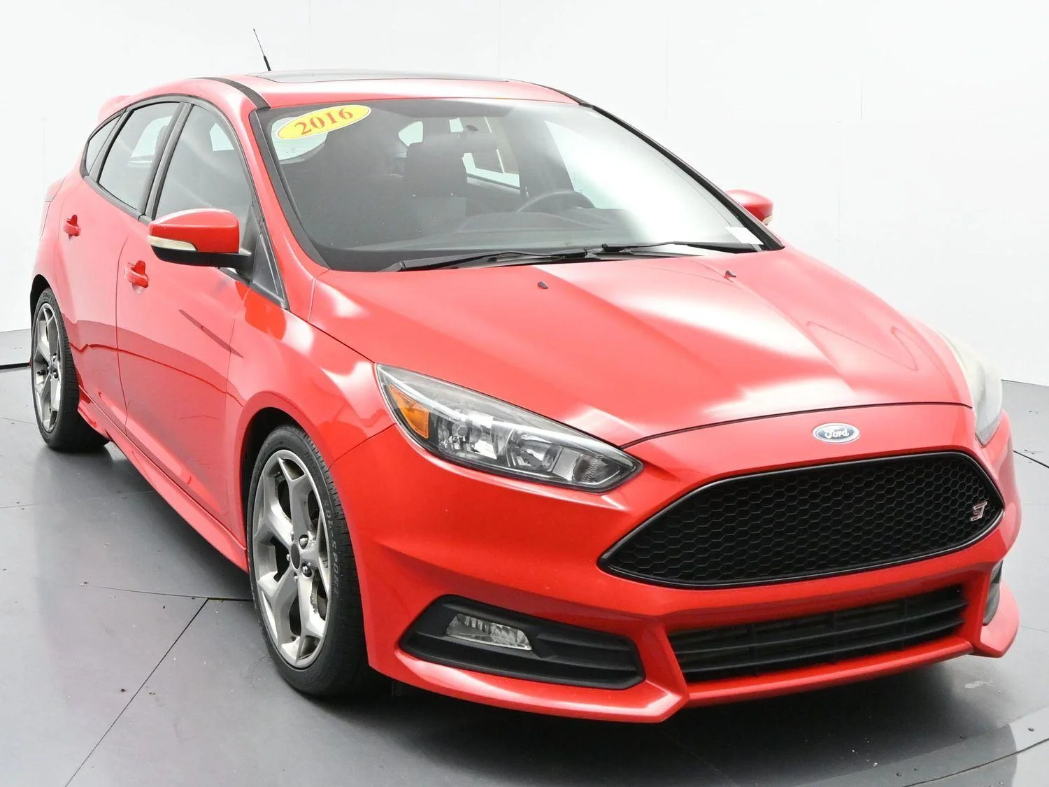 Used 2016 Race Red Ford ST image 2