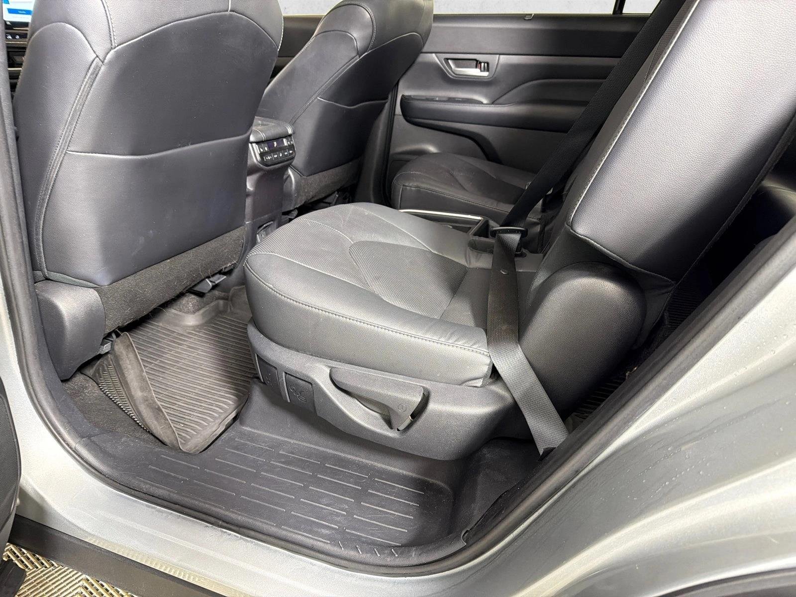 Used 2024 Silver Toyota Platinum image 22