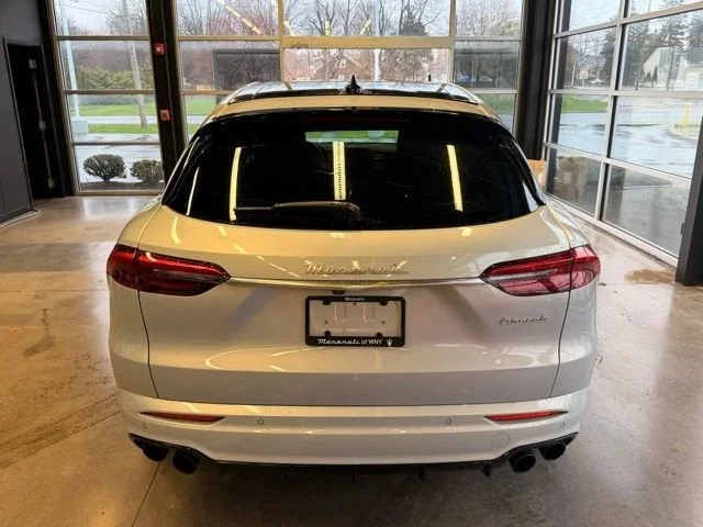 Certified Used 2023 Bianco Astro Metallic Maserati Modena image 8