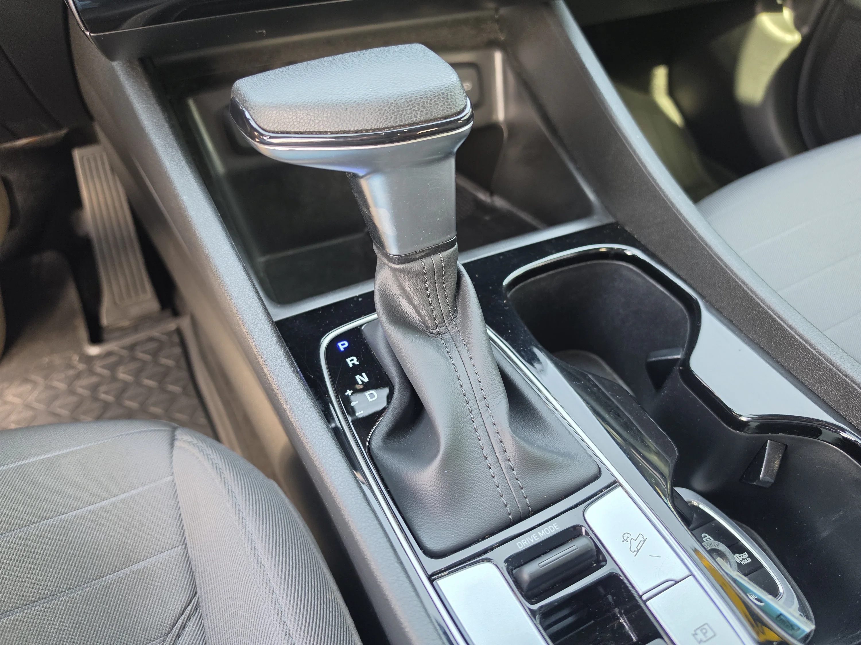 Used 2022 Ice White Hyundai SEL image 30