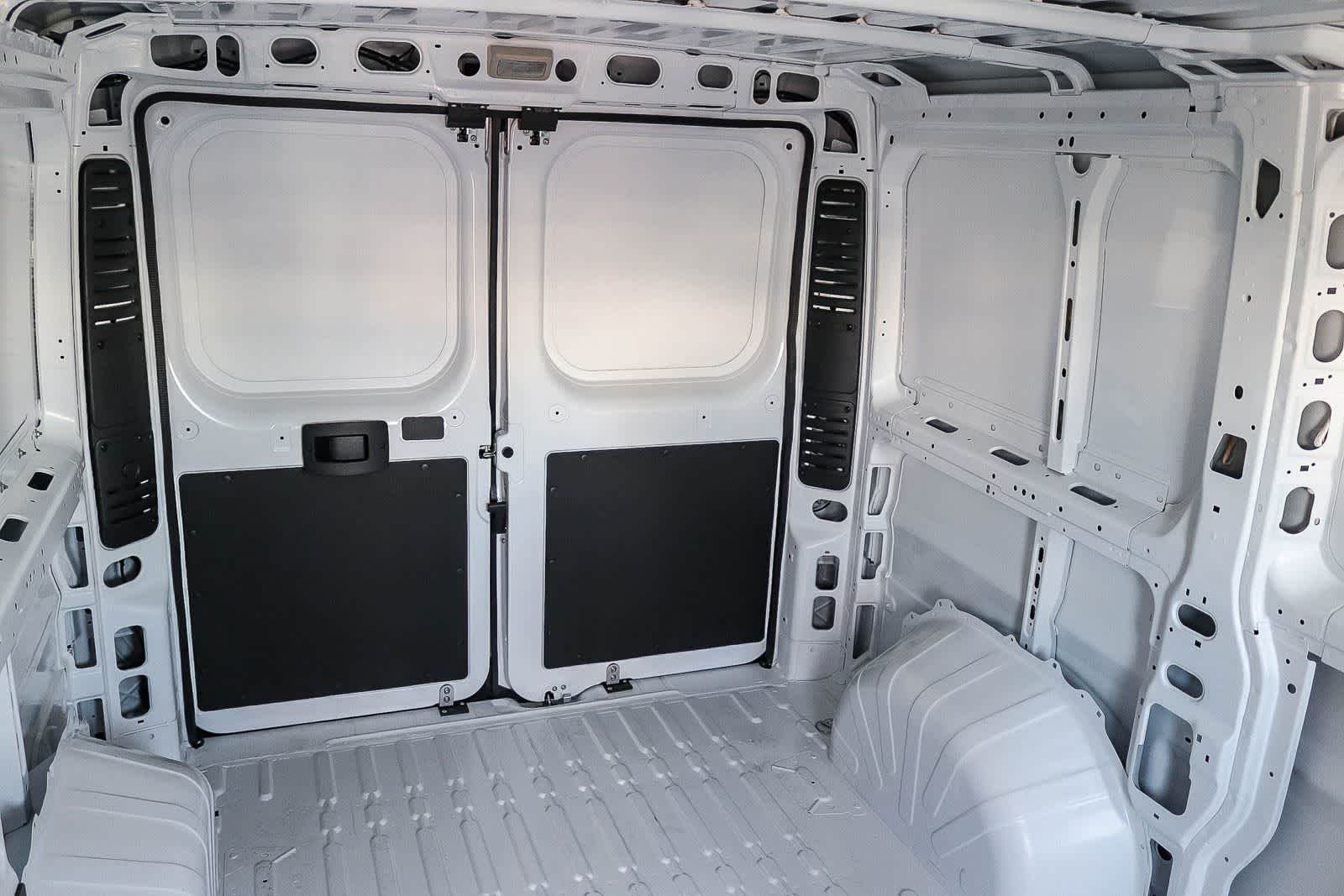 New 2026 Bright White Clear-Coat Exterior Paint RAM Tradesman image 25