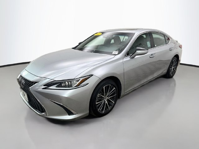 Used 2022 Iridium Lexus 300h image 3