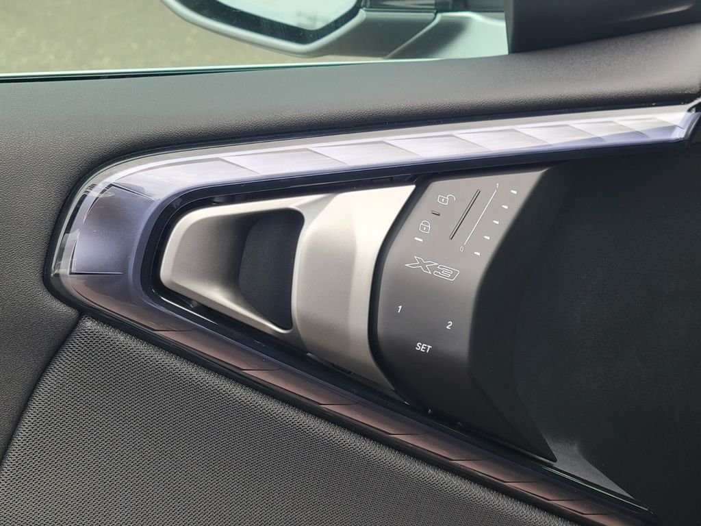 2026 BMW X3 30 - Photo 18