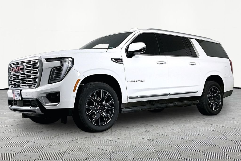 Used 2025 White GMC Denali image 1