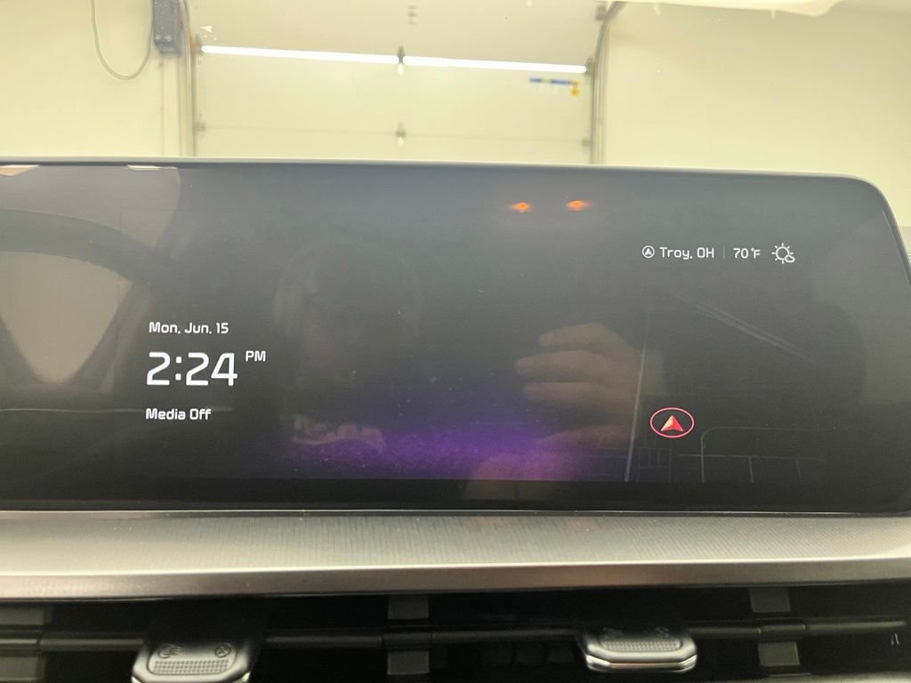 Used 2024 Red Kia S image 26