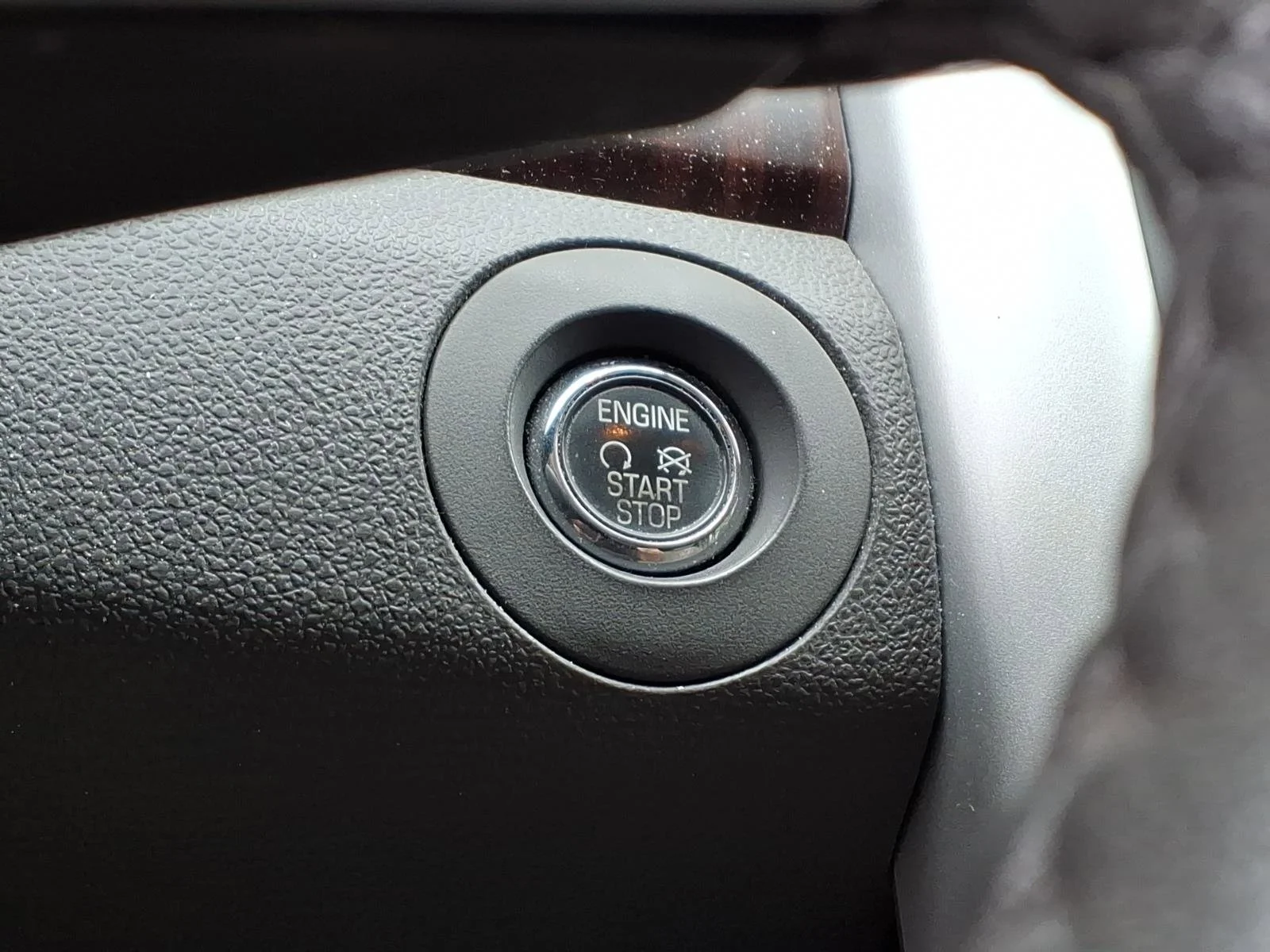 Used 2013 Ingot Silver Ford Limited image 16
