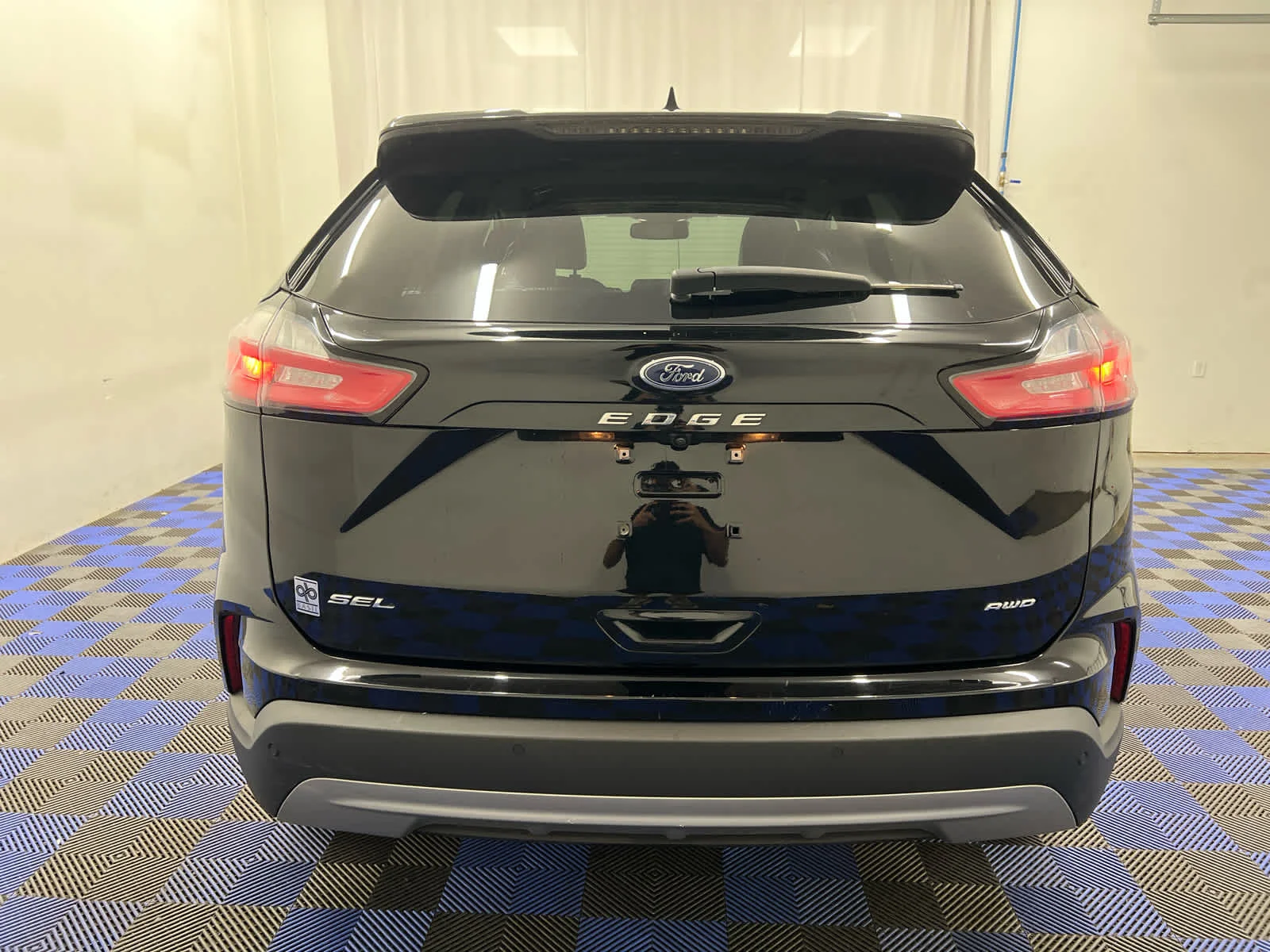 Used 2023 Agate Black Metallic Ford SEL image 8