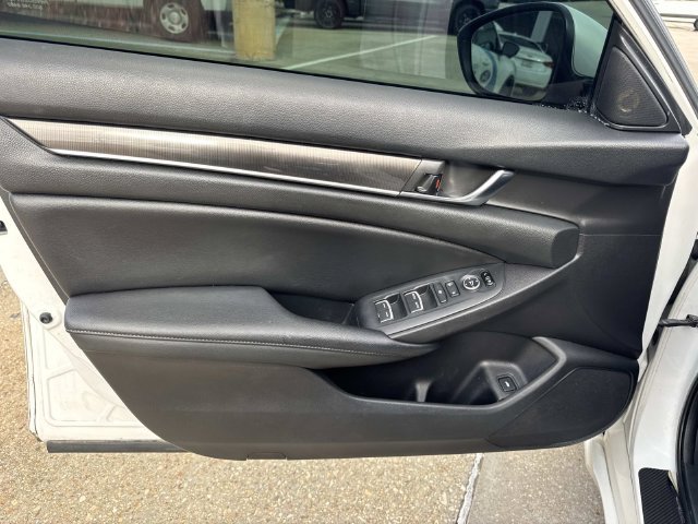 Used 2020  Honda Sport image 43