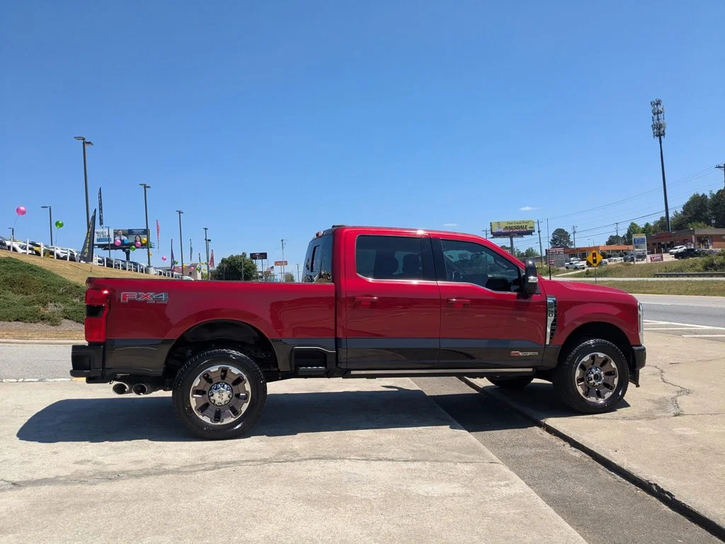 Used 2024  Ford King Ranch image 4