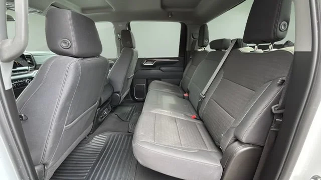 Used 2025 Summit White Chevrolet LT image 19