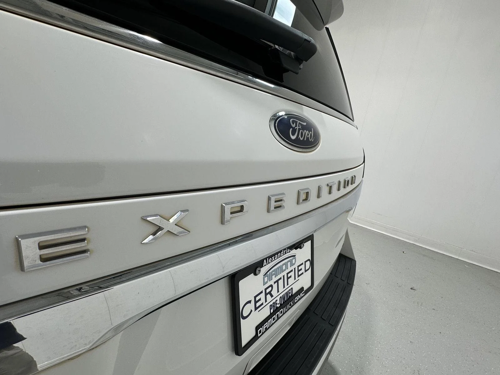 Used 2024 Oxford White Ford Limited image 29