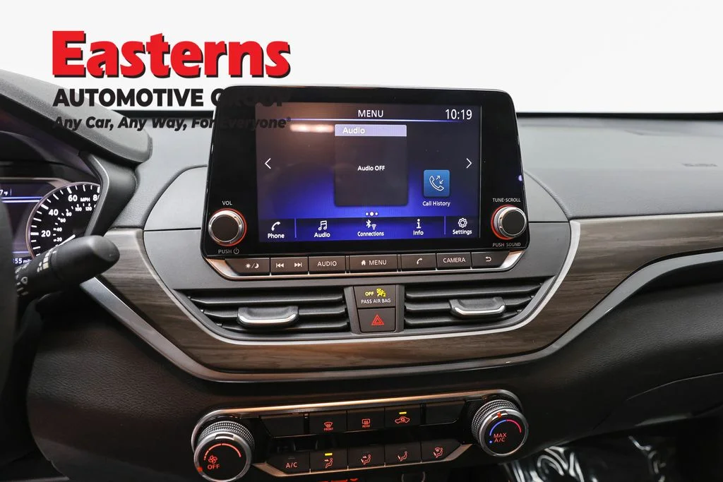 Used 2024 Silver Nissan 2.5 SV image 12