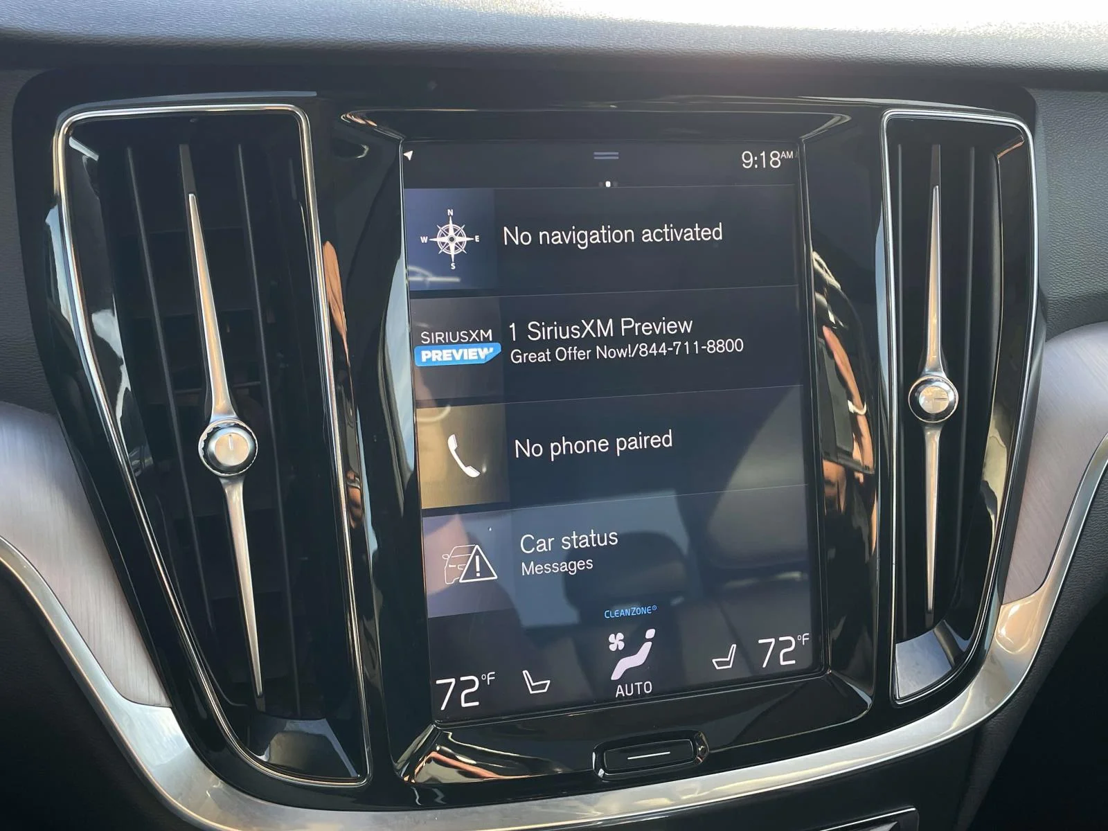 Used 2020 Black Stone Volvo Momentum image 16
