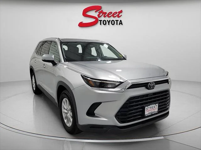 Certified Used 2025 CELESTIAL SILVER Toyota  image 5