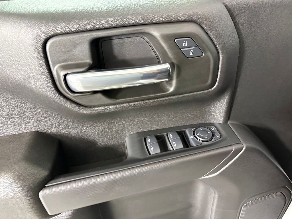 Used 2024 White Chevrolet Custom image 25