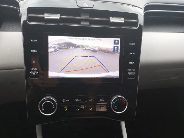 Used 2024 White Hyundai SE image 13