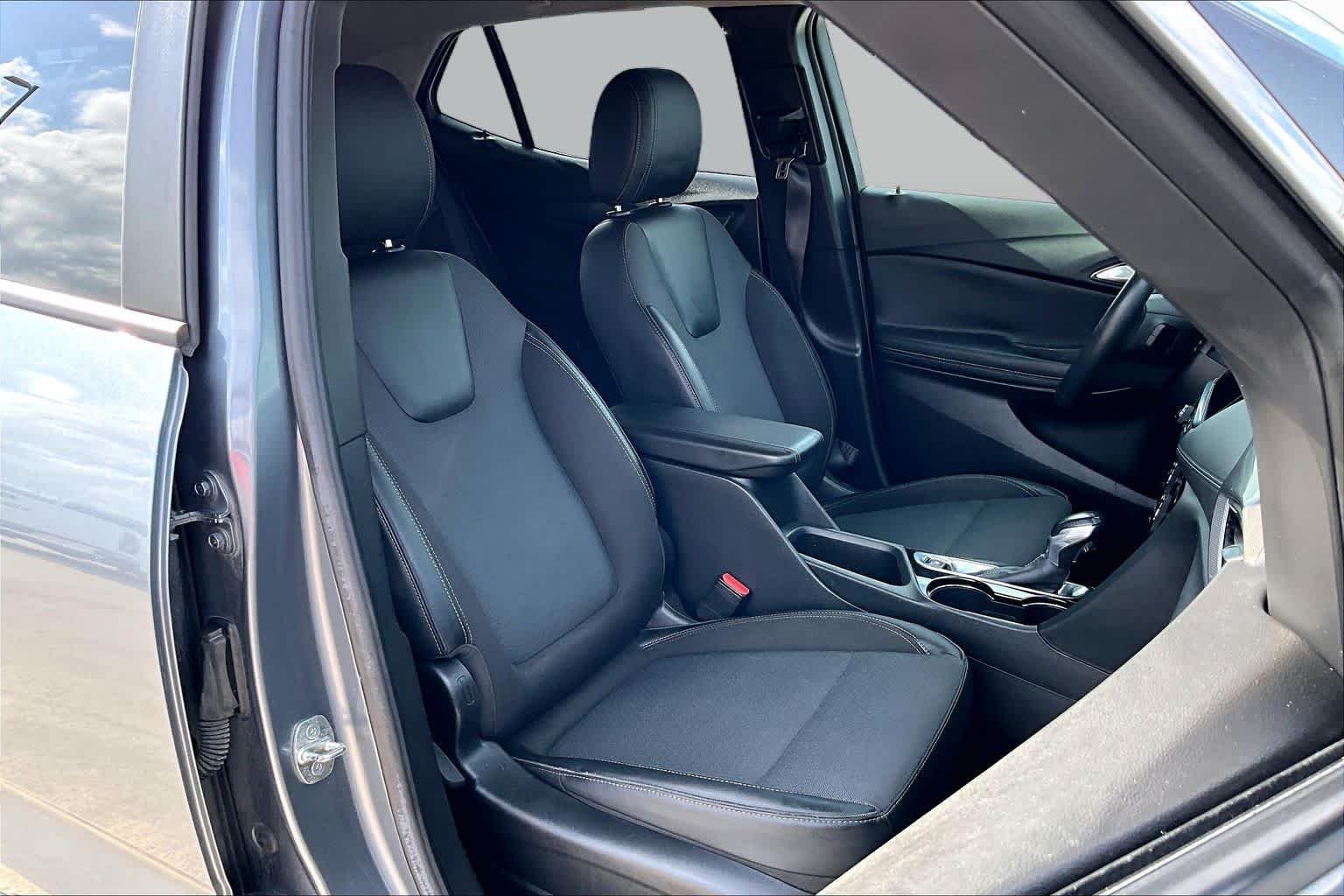 Used 2022 Satin Steel Metallic Buick Select image 9