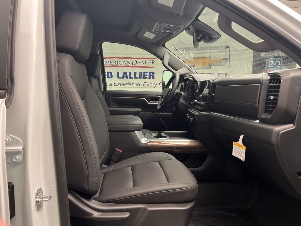 New 2026 Summit White Chevrolet LT image 24