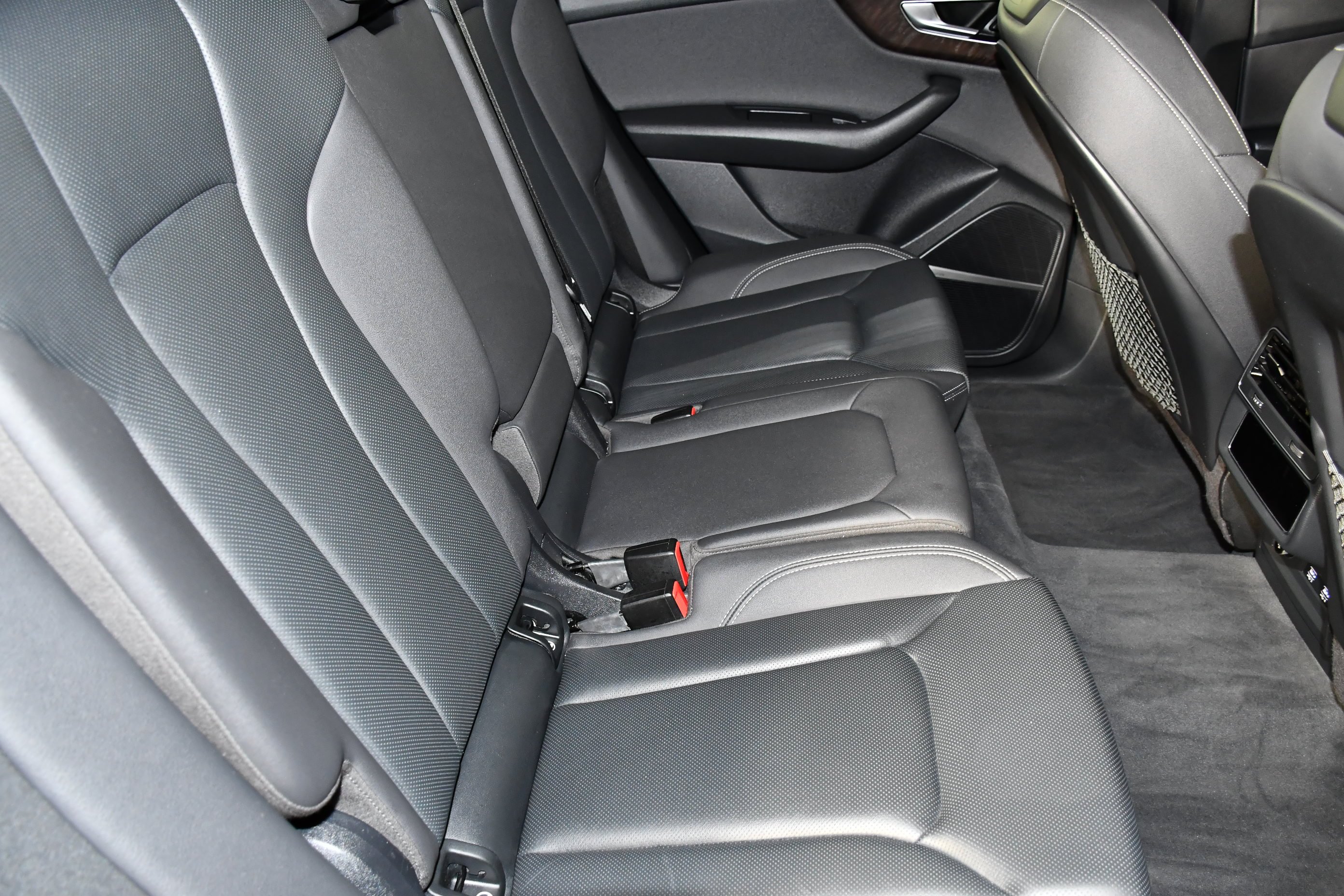 Used 2020 Orca Black Metallic Audi Premium Plus image 42