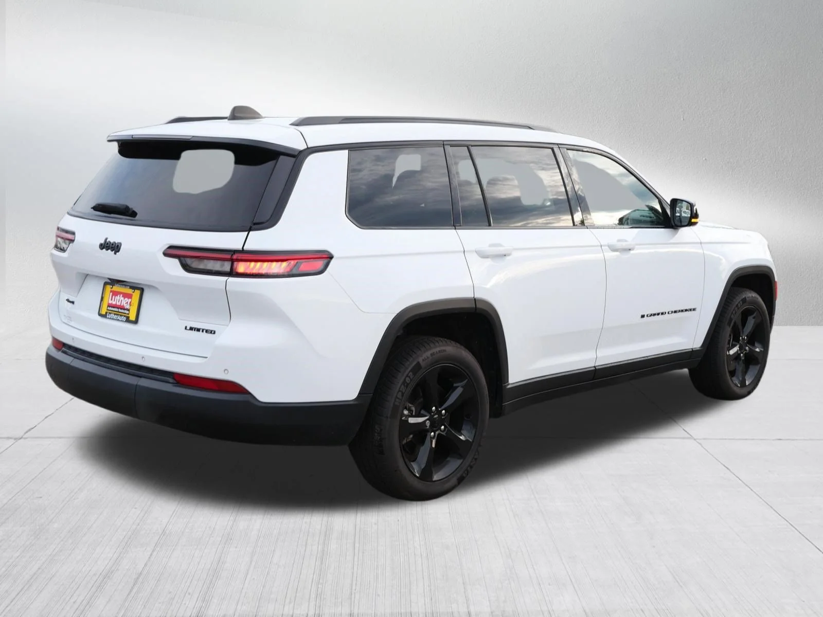Used 2023 Bright White Clearcoat Jeep Limited image 7