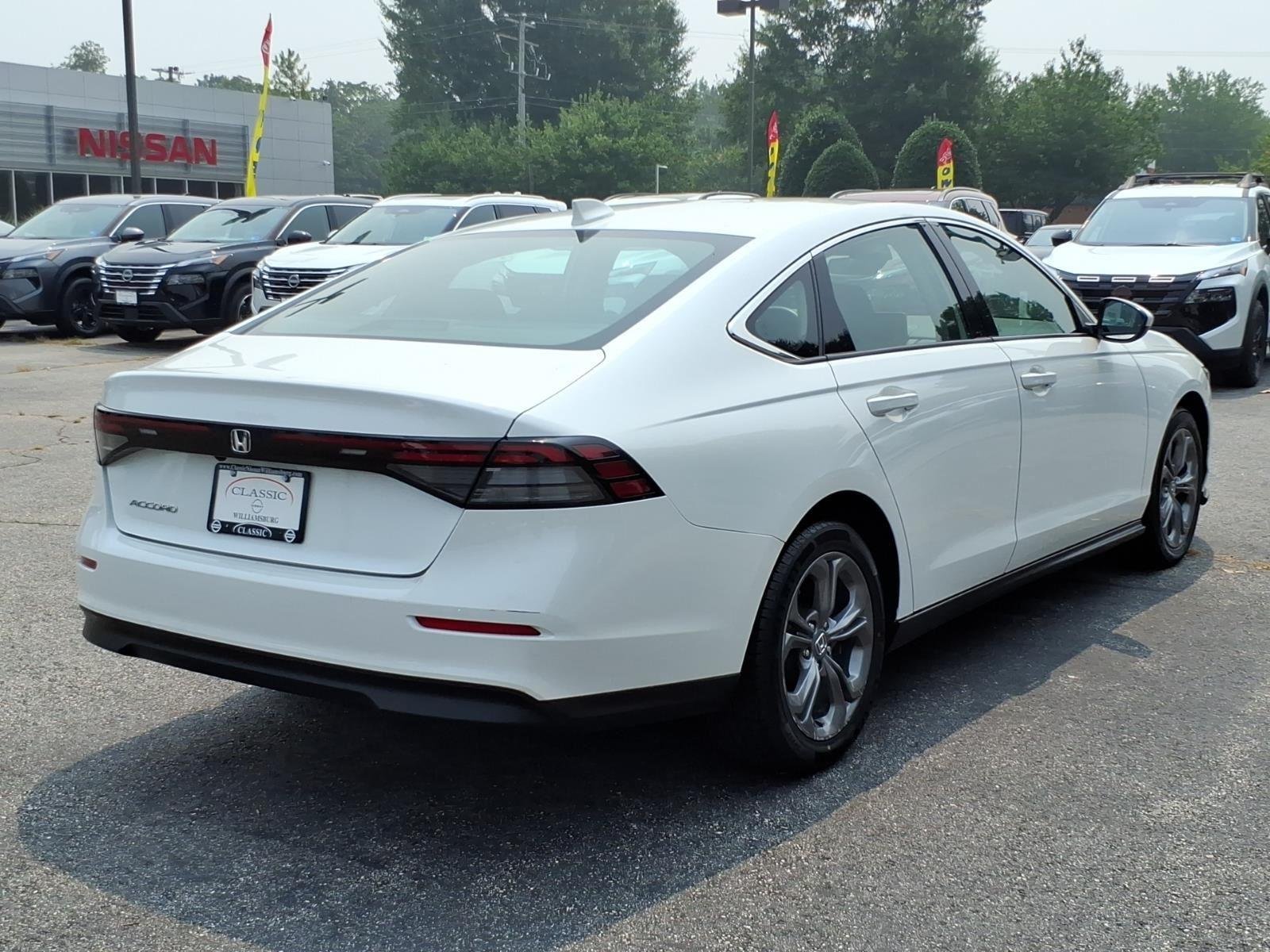 Used 2024 WHITE Honda EX image 7