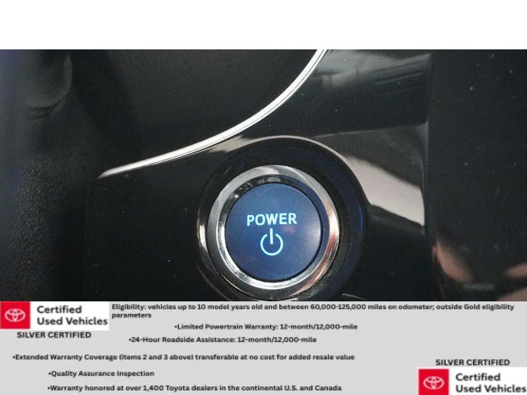 Used 2017 Blizzard Pearl Toyota Three Touring image 21