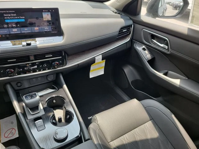 2026 Nissan Rogue Platinum - Photo 21
