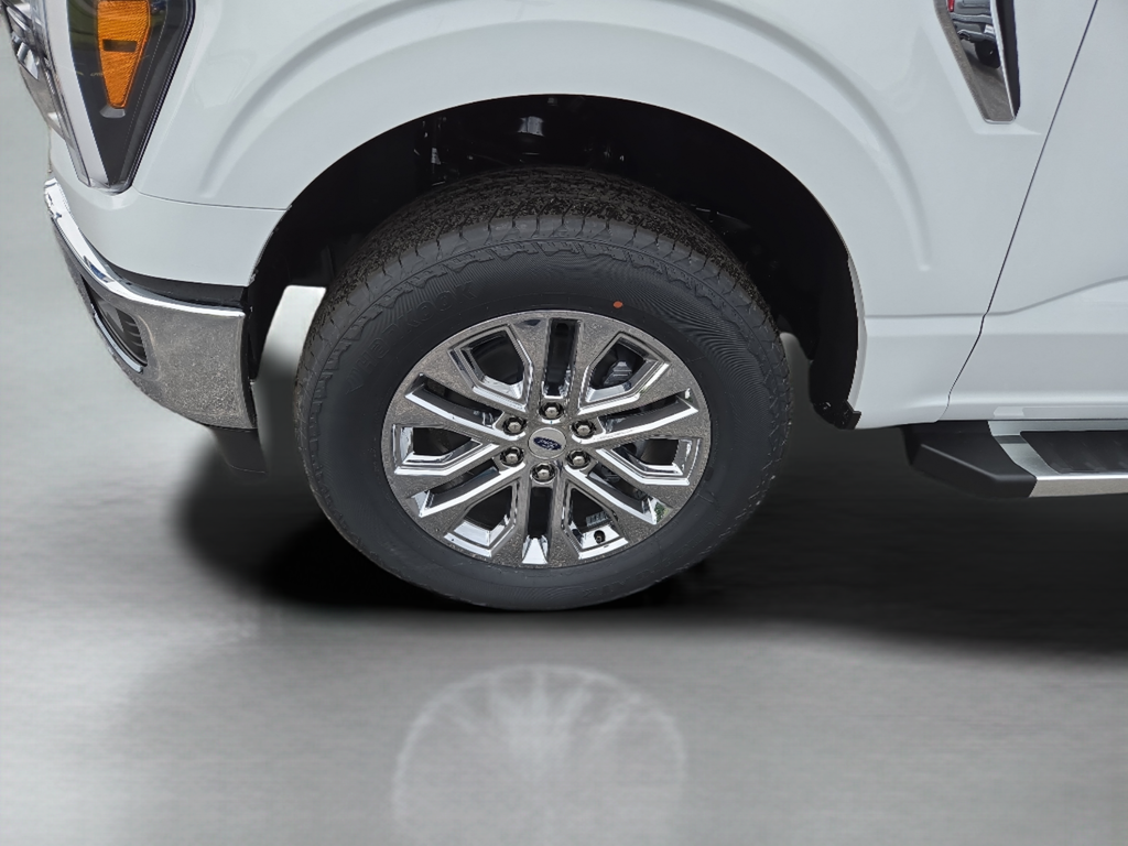 New 2026 Oxford White Ford Lariat® image 9