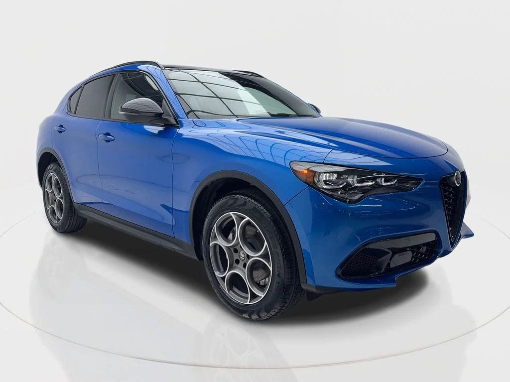 New 2025 Blue Alfa Romeo Base image 2