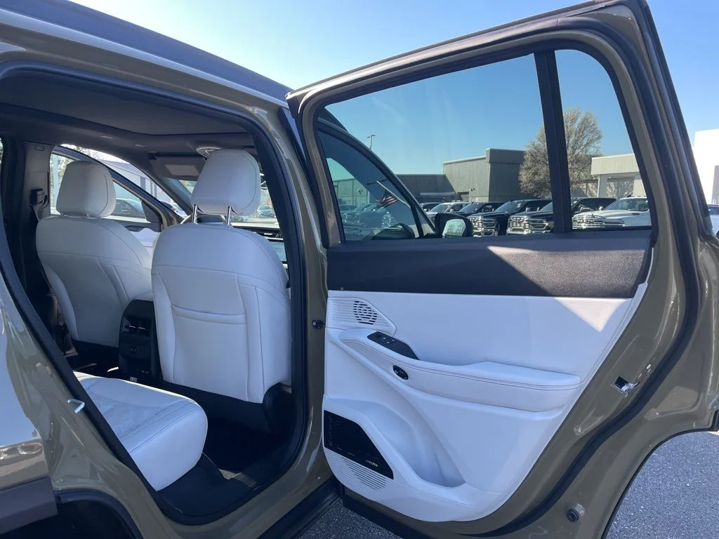 New 2026  Jeep Overland image 35