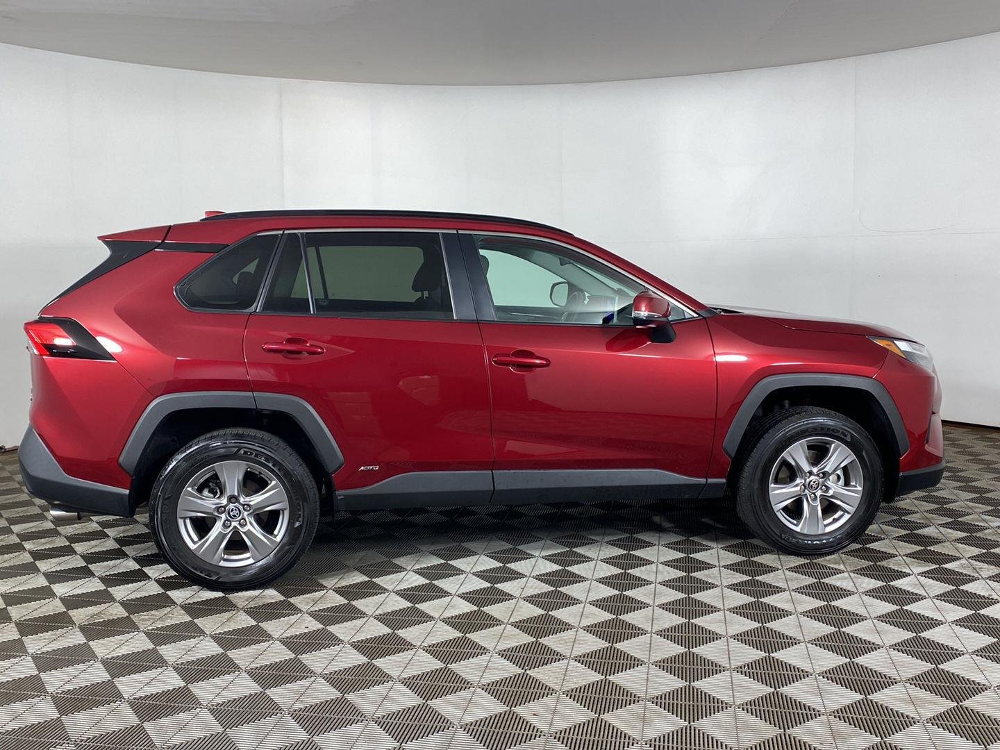 Used 2024 Ruby Flare Pearl Toyota XLE image 7