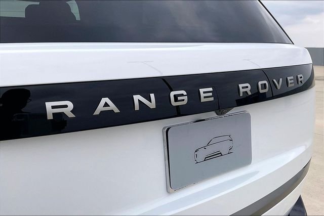 New 2026 Fuji White Land Rover SE image 9