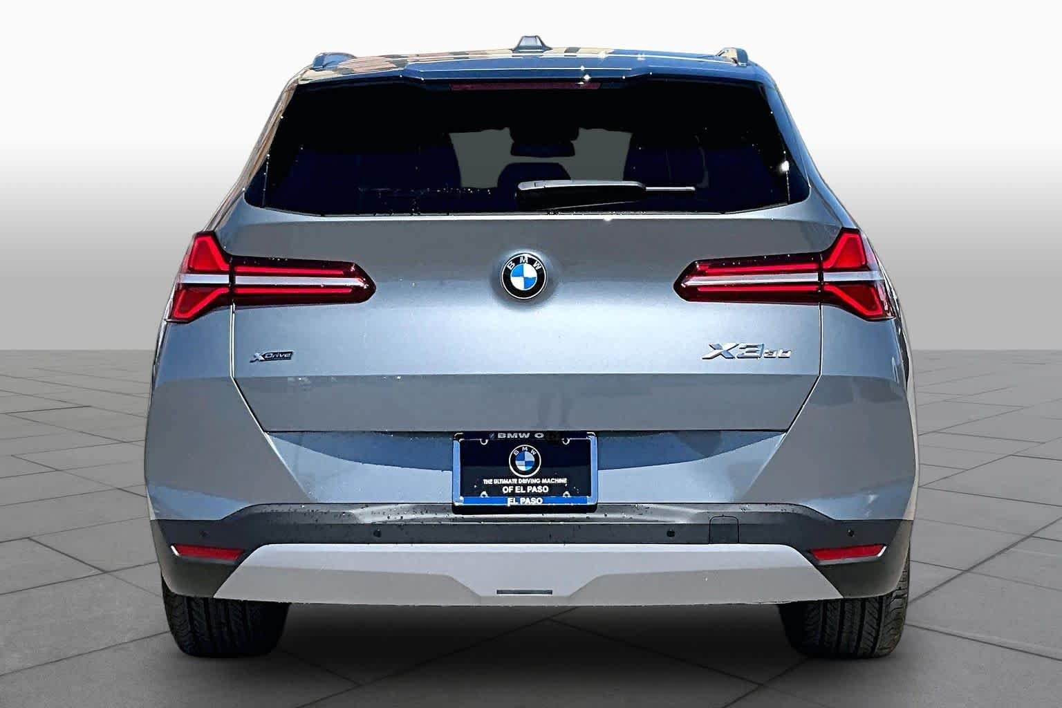 New 2026 Skyscraper Grey Metallic BMW 30 xDrive image 4
