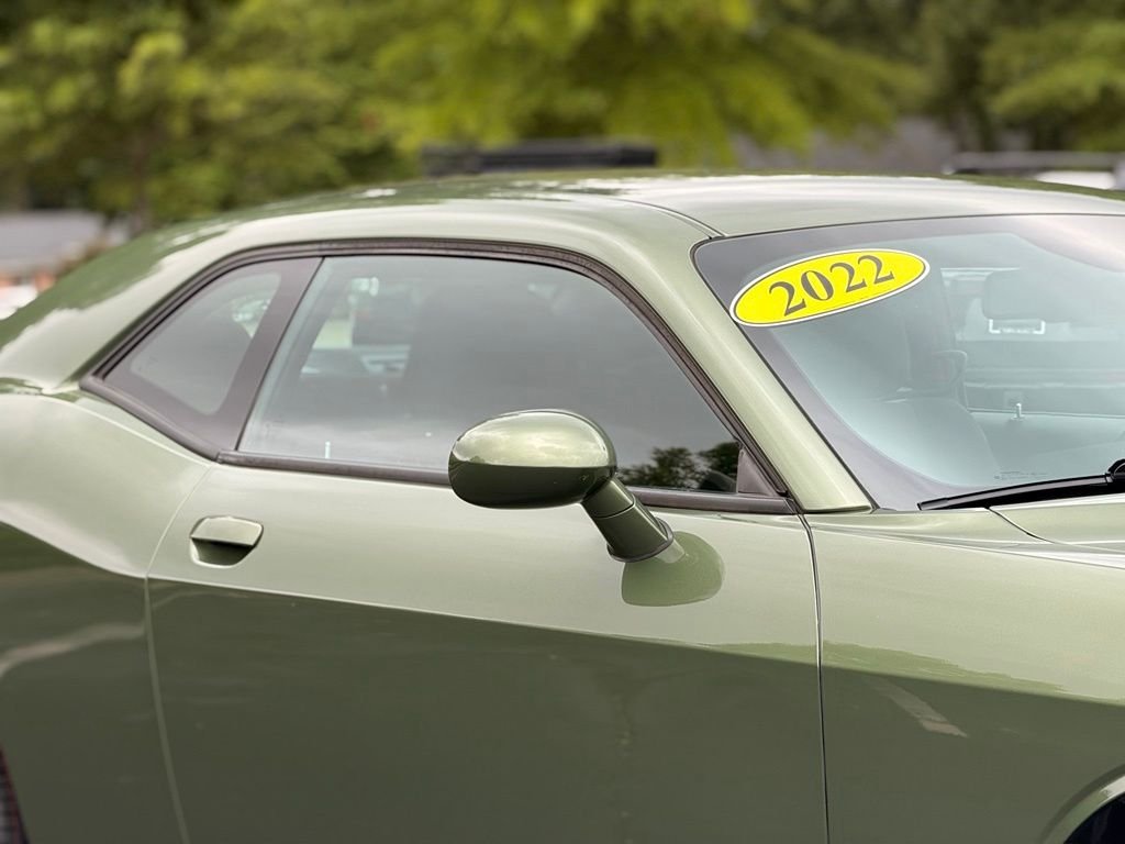 Used 2022 Green Dodge SXT image 7