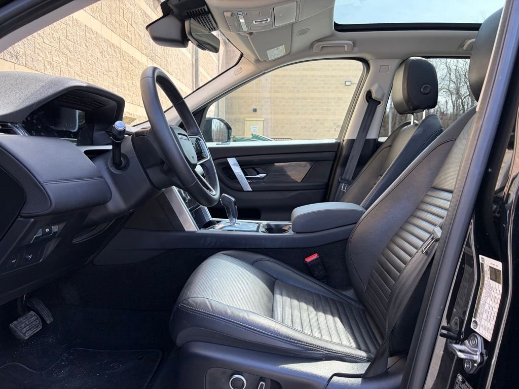 Used 2021 Black Land Rover SE image 14