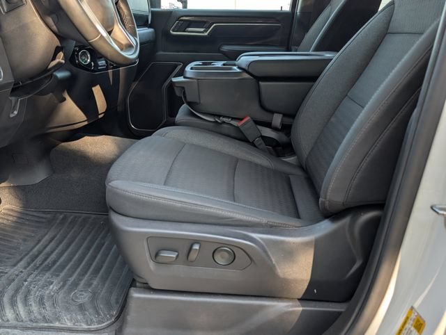 Used 2025 Summit White Chevrolet LT image 18