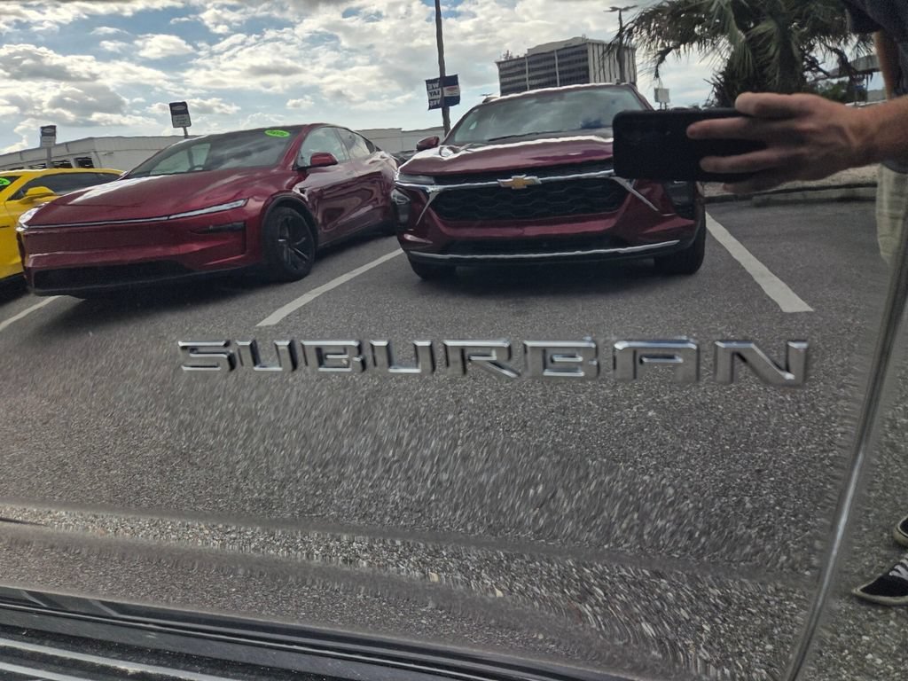 2024 Chevrolet Suburban RST - Photo 4