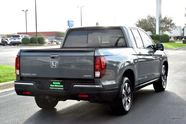Used 2019 Forest Mist Metallic Honda RTL-T image 3