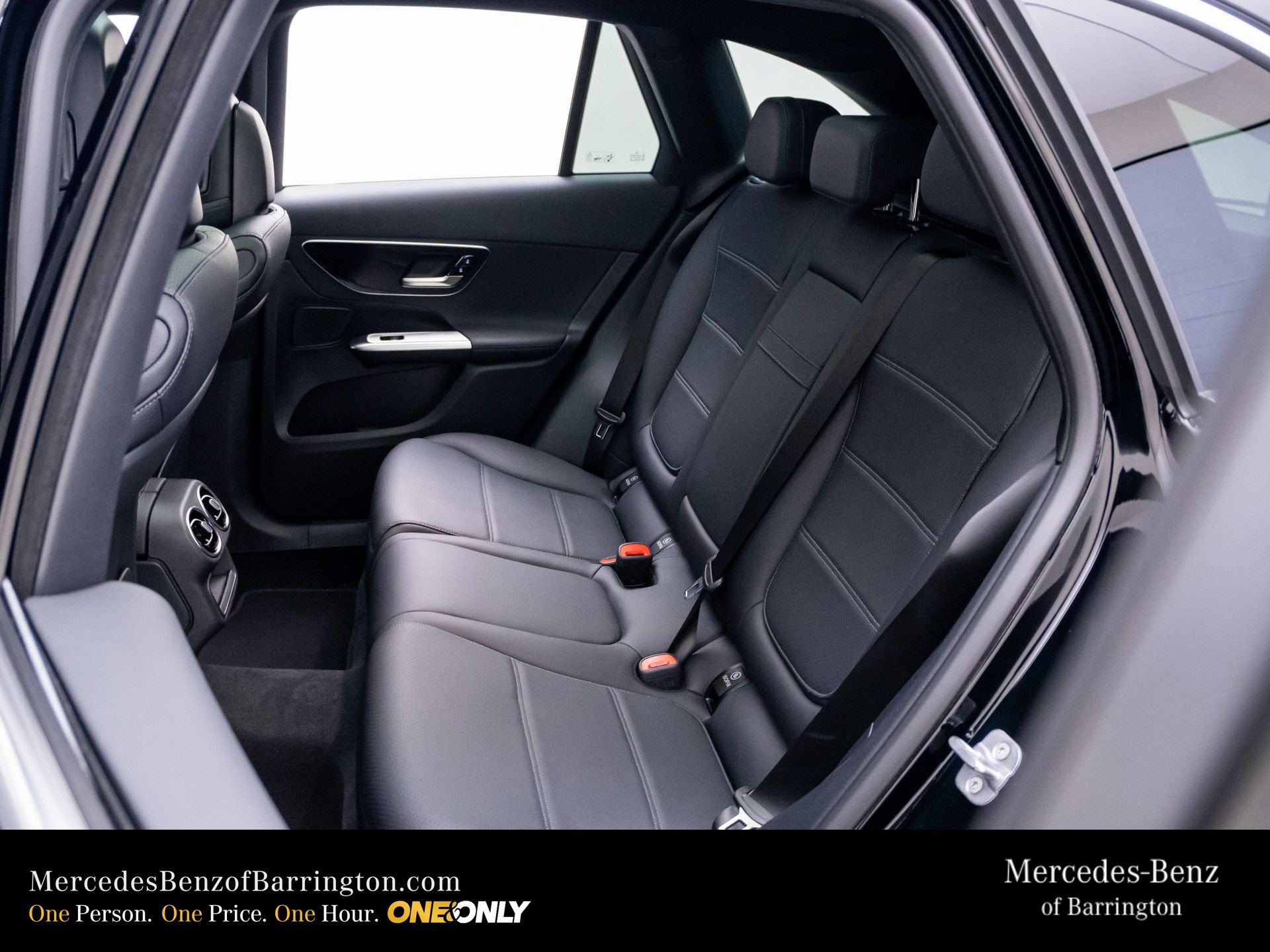 New 2026 Black Mercedes-Benz GLC 300 image 19