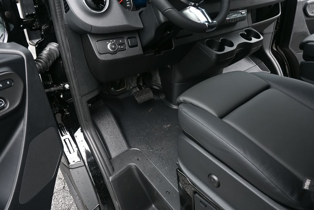 New 2026 Jet Black Mercedes-Benz  image 7