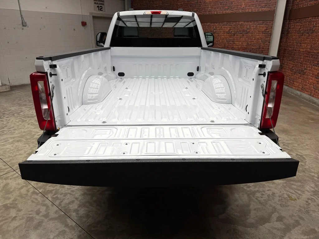 New 2027 White Ford F350 4X4SDR/CSR image 28