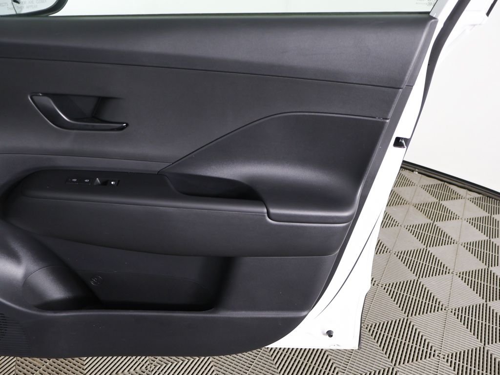 2024 Hyundai Kona SEL - Photo 18