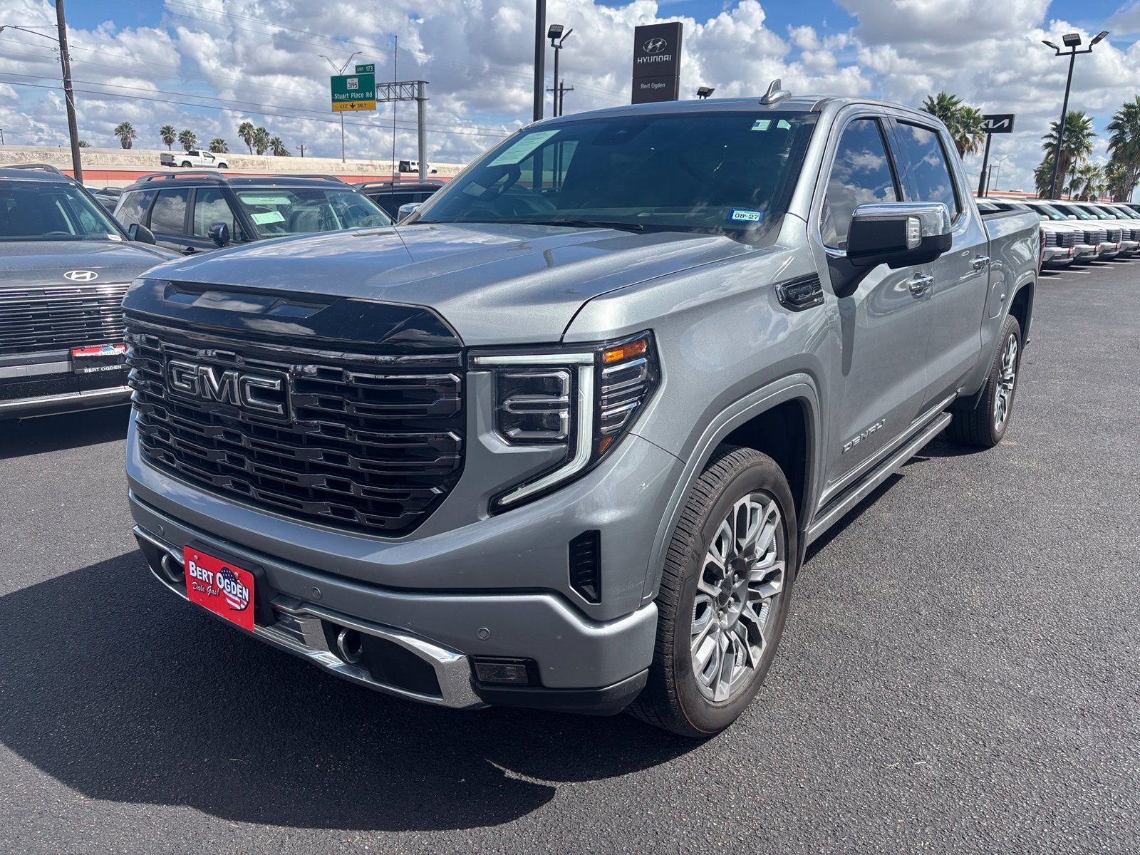Used 2025 Silver GMC Denali Ultimate image 3